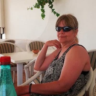 59 year old Female seeks a double room Main Photo