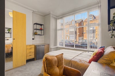 Luxury Rooms (for Professional and UC Tenants) Main Photo