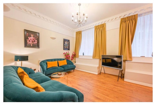 King & Double Rooms – EC1A City Mile Main Photo