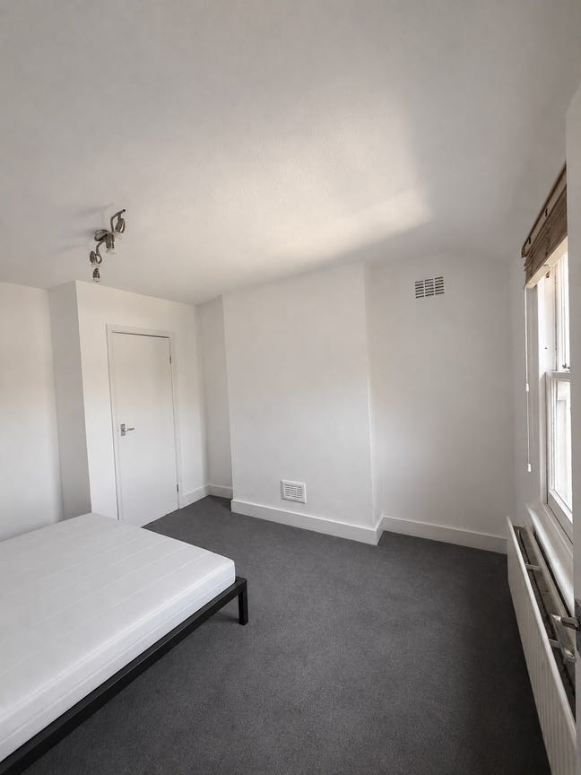 1-Bedroom Furnished Flat in SW2 Main Photo