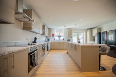 🏡High Street Ensuite Rooms - Bills Included🏡 Main Photo