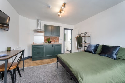 Stunning Studio Close to City Centre Main Photo