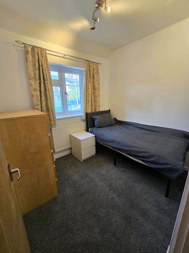 Dagenhan room for rent  Main Photo