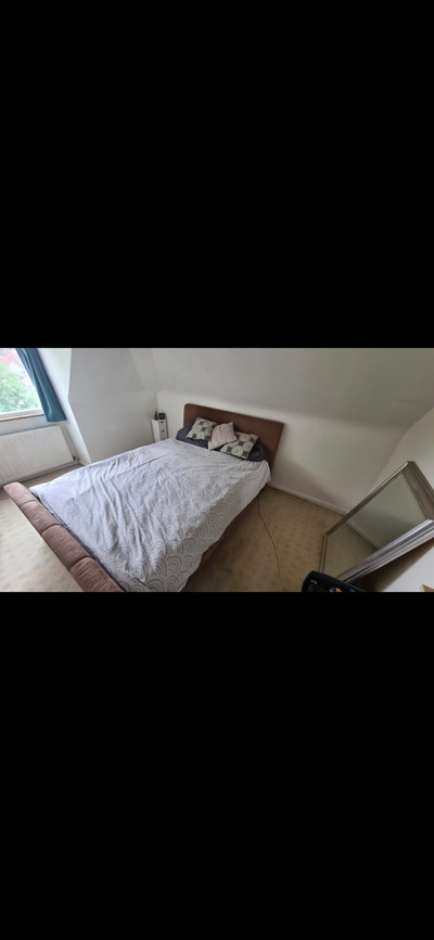 Double Room Avaliable - Great Location Main Photo