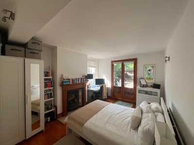 Spacious Double Room in a Friendly 5-Bed House Main Photo