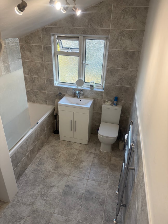 2/3 Bed house - Nice area and friendly Landlord  Main Photo