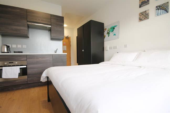 Studio to rent in the City Centre Main Photo