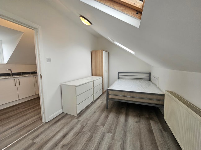 *INC GAS* Studio w/ sep kit in Willesden Jct Main Photo
