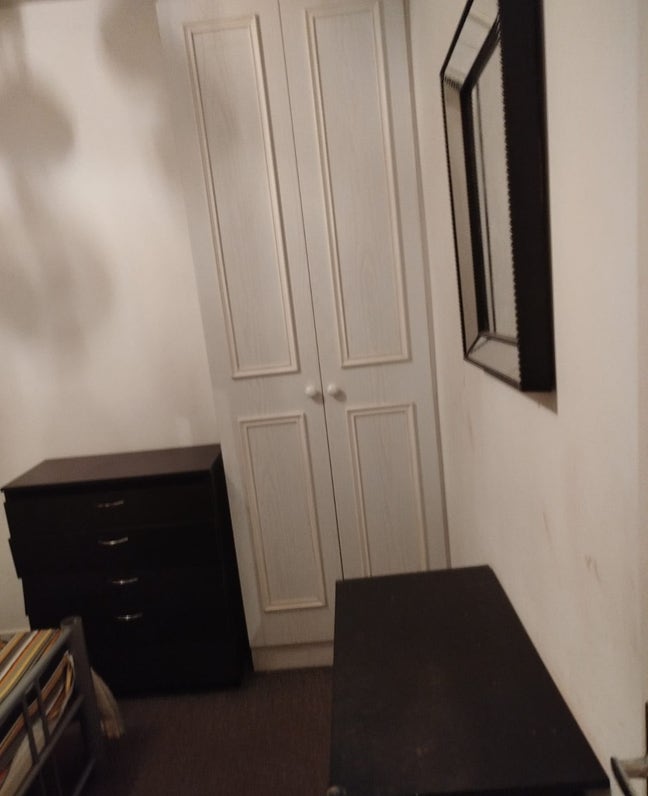 Double room available in E13 8DD Main Photo