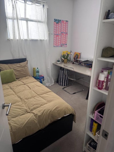 Double Room Available in a Modern Apartment Main Photo