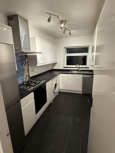 2 Delightful Rooms in South Croydon Main Photo
