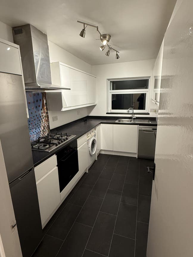 2 Delightful Rooms in South Croydon Main Photo