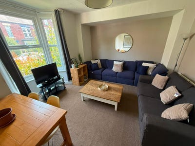 Furnished Double Rooms with Bike Storage Main Photo
