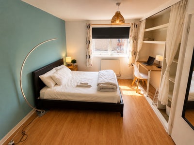 Spacious Double Room | 2 mins to Devons Road DLR Main Photo