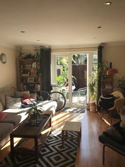 Lovely room free in New Cross Deptford  Main Photo