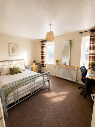 Rooms available in Egham/Holloway University Main Photo
