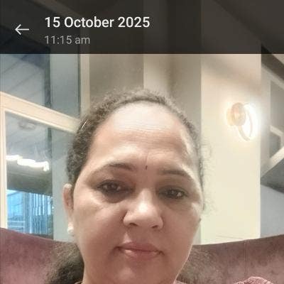 Professional Female seeks a single or double room Main Photo