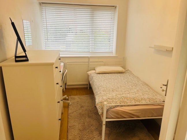 🌸 Beautiful Single Room to Rent – Romford 🌸 Main Photo