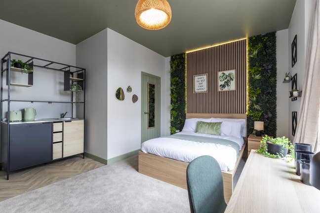 ✨Brand New Furnished Double En-suite Rooms - July✨ Main Photo