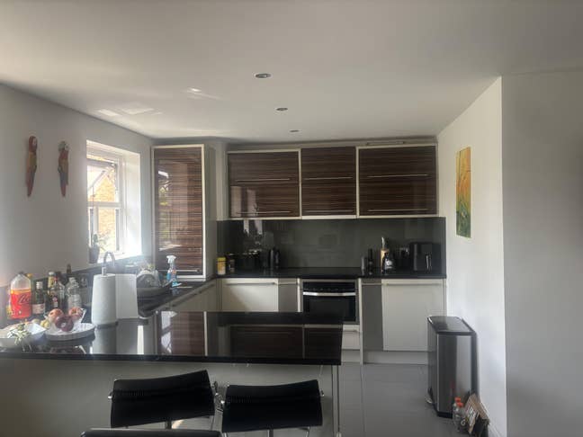 Double room in spacious, modern flat i- Vauxhall  Main Photo