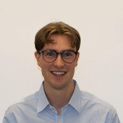 Professional Male seeks a double room Main Photo