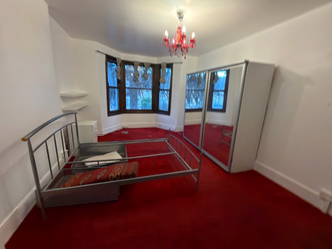 Beautiful 4-Bedroom House in E7 0NX – Forest Gate Main Photo