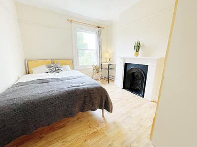 GIRLS FLAT 👯‍♀️ Double in Surrey Quays  Main Photo