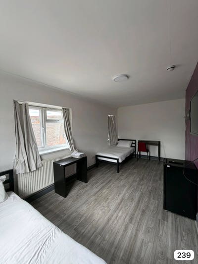2 Luxury Master Room for Rent at  Barking, IG11  Main Photo