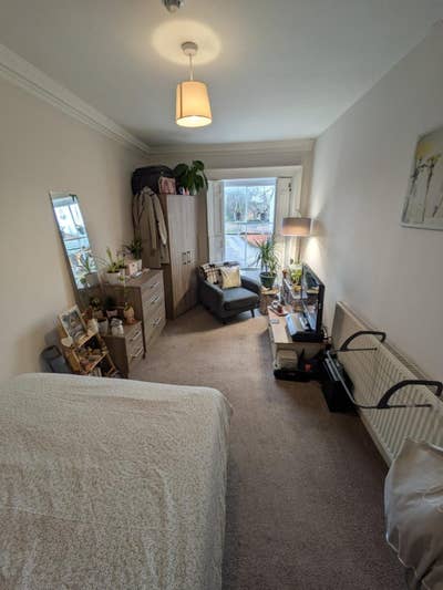 Large, recently en-suite rooms in centre of towm Main Photo
