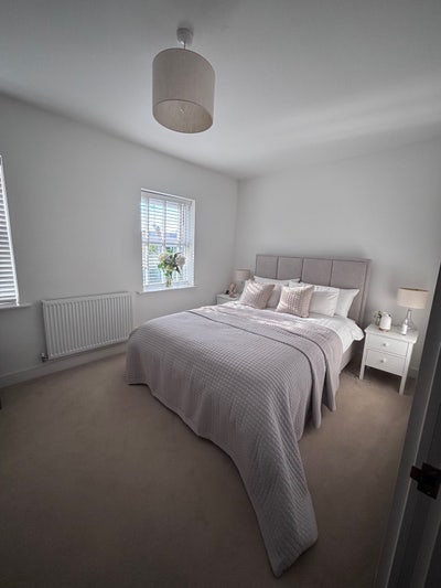 Double room in friendly home- dog lovers welcome! Main Photo