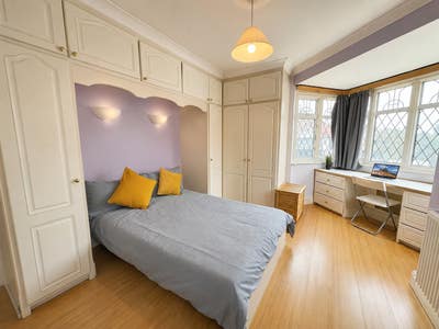 🏡 Spacious En-Suite Room  15 min to Oxford Circus Main Photo