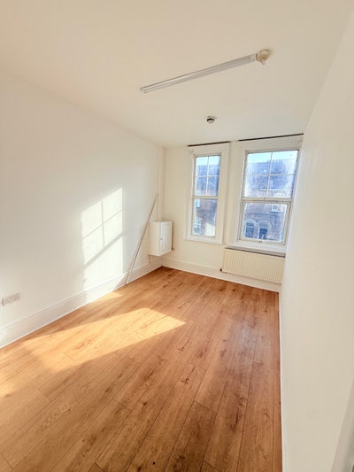 4 Bedroom to share! Available immediately  Main Photo