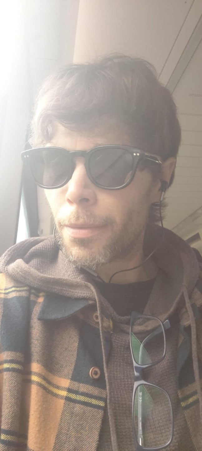 37yr old PC tech heavily into the outdoors/fishing Main Photo