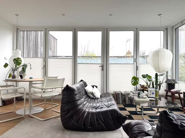Room in Calm living, Designed, Peaceful home Main Photo