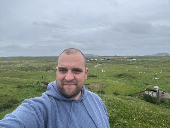 Looking for either a room or to buddy with somone Main Photo