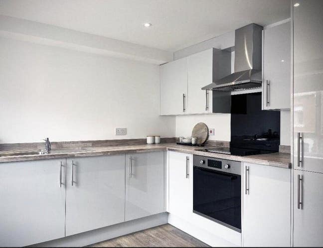 *Newly Refurbished Main Photo