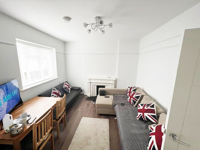 A beautiful 2 bedroom property in Euston NW1 Main Photo
