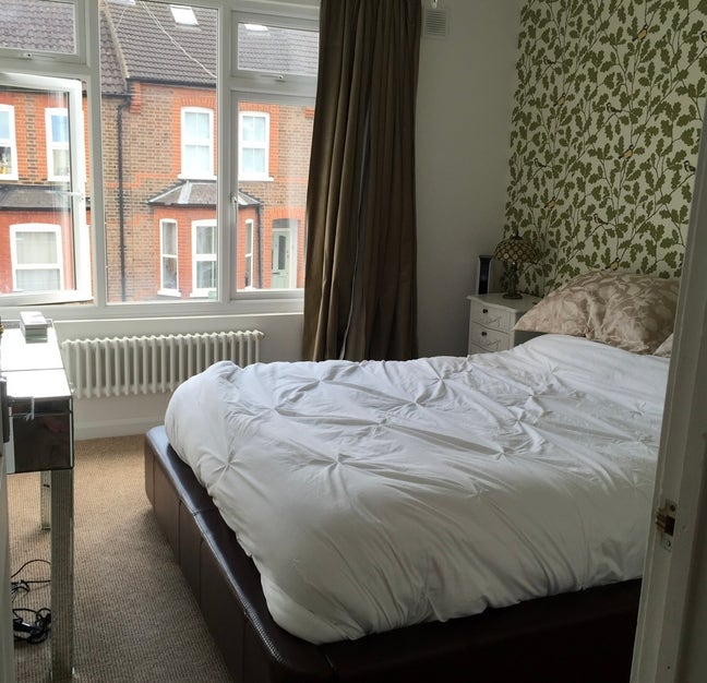 Double room to let  in 2 bedroom flat Watford Main Photo
