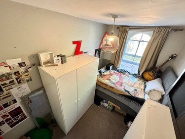 Zone 2 Surrey Quays Room Main Photo