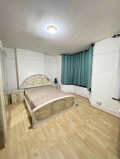 Master double bedroom in Walthamstow  Main Photo