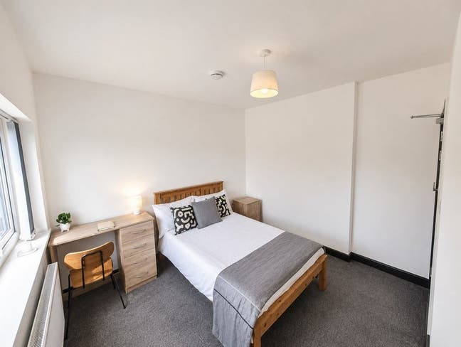 Double Rooms- Universal Credit Welcome Leeds Main Photo