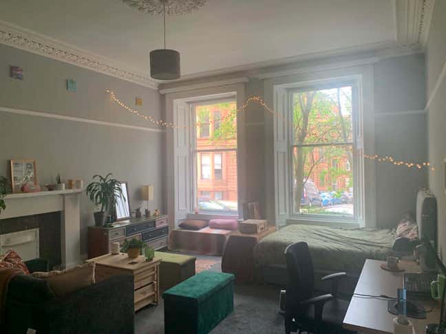August sublet in vibrantCommunity House in Glasgow Main Photo