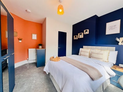 Beautiful Ensuite Room Near Marina & Town Main Photo