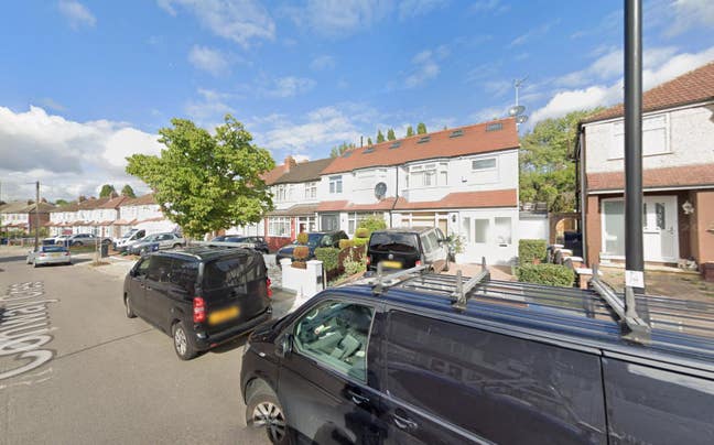 DSS-Studio Flat Available in Greenford Ealing UB6 Main Photo