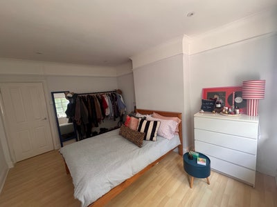 Double room available in Canonbury from 04/08/26 Main Photo
