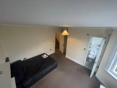 Ensuite room commercial way Peckham  Main Photo