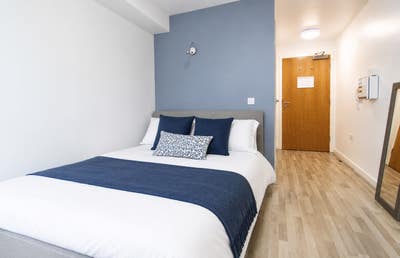 Cluster Ensuite - Trinity Hall Accommodation Main Photo