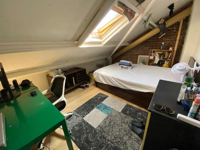 Room with double bed  Main Photo