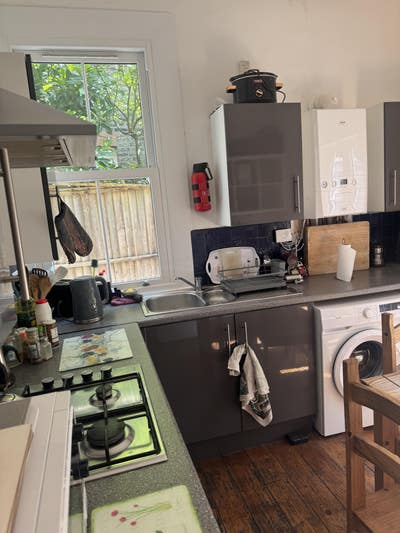 Large double room to let in large Edwardian house  Main Photo