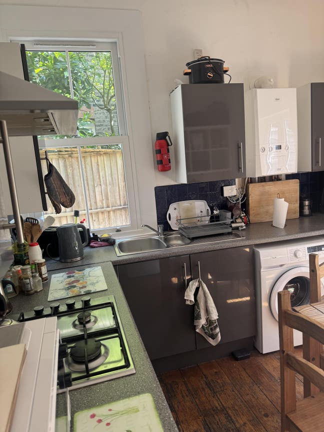 Large double room to let in large Edwardian house  Main Photo